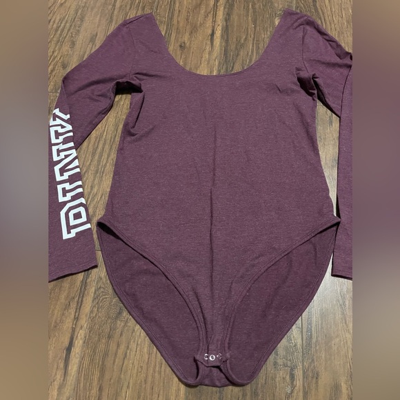 PINK burgundy/purple & white long sleeve bodysuit Large scoop neck line - Picture 2 of 4